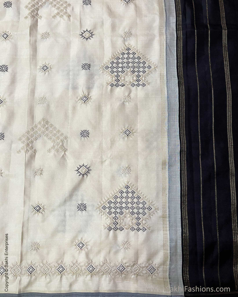 DP-W02650 Cream Kasuti Kanchi