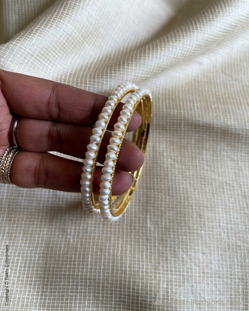 AJ-W04861 Pearl Bangle set