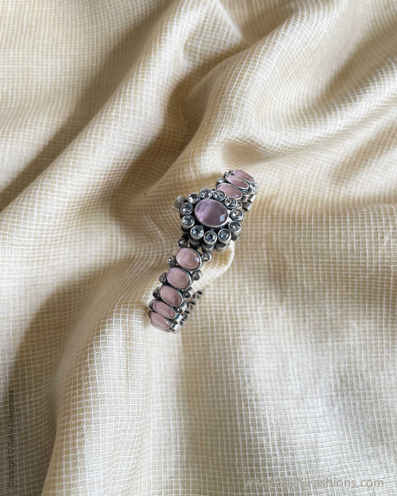 AJ-W03272 Statement Bangle Pink
