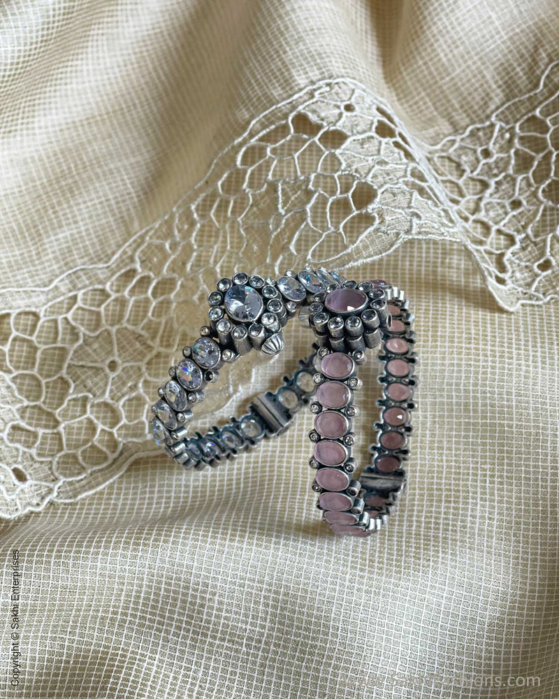 AJ-W03272 Statement Bangle Pink