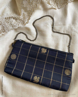 AC-W08010 Kanchi Sling Bag