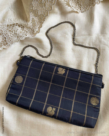 AC-W08010 Kanchi Sling Bag