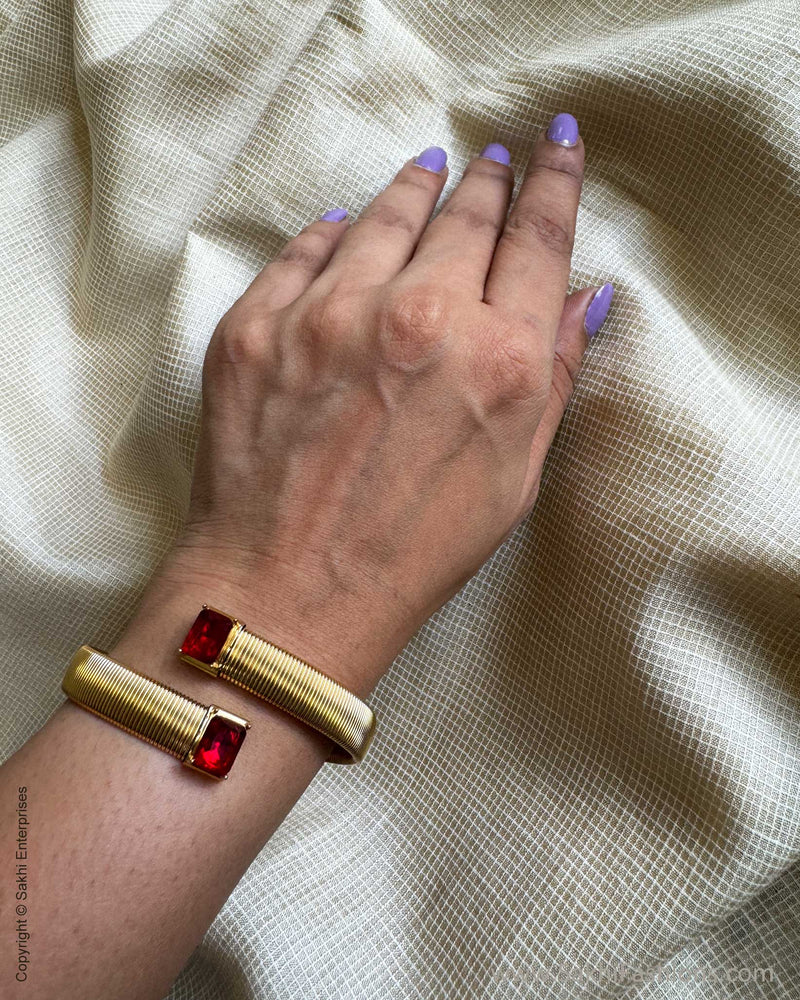 AJ-W11905 Gold Ruby Bangle