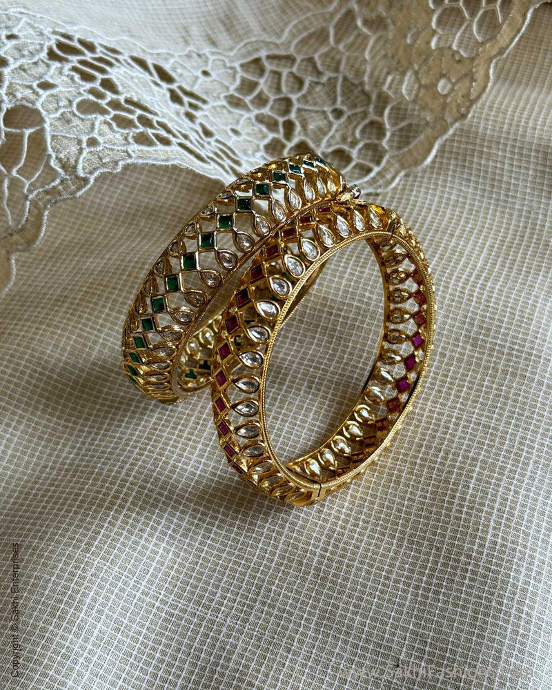 AJ-W16224 Kundan Bangle Green