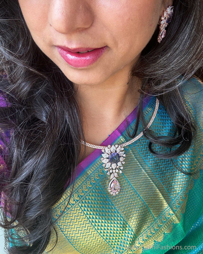 AJ-W18988 Diamante Pendant Set