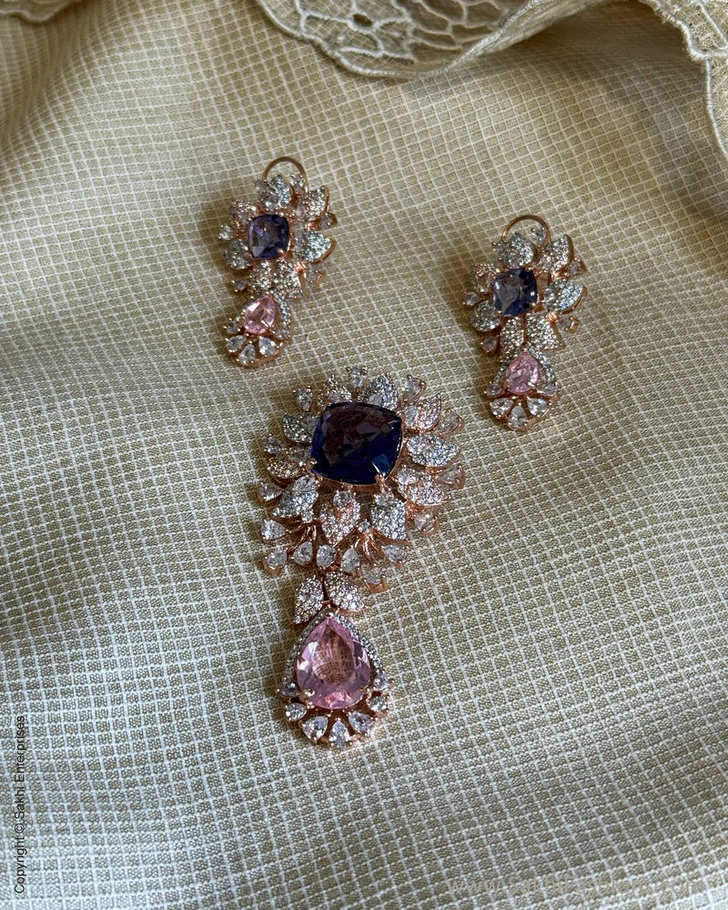 AJ-W18988 Diamante Pendant Set
