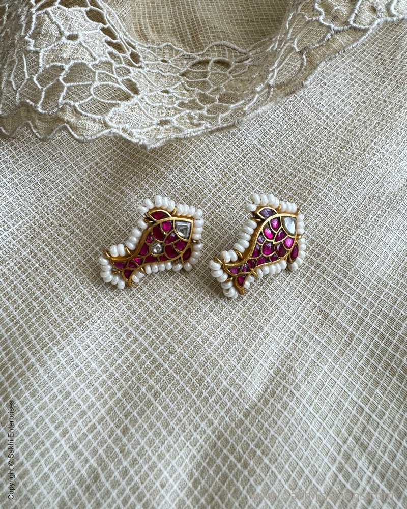 AS-X051515 Pink Fish Earring
