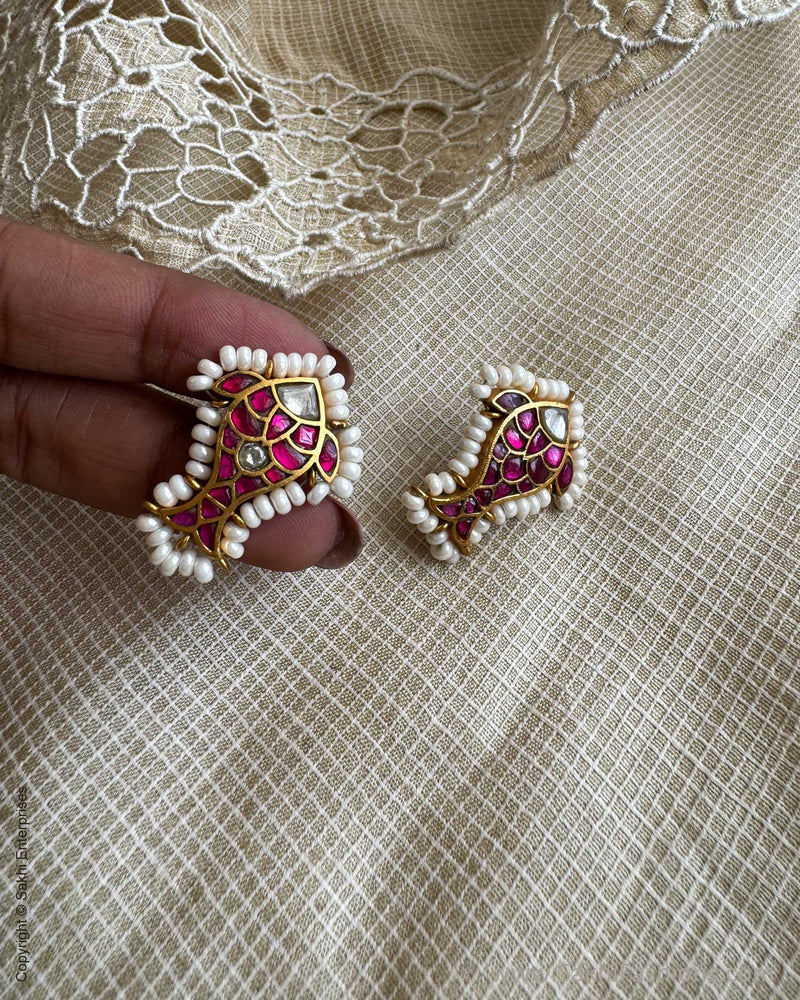 AS-X051515 Pink Fish Earring