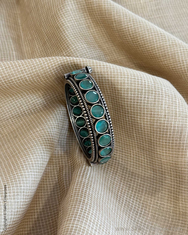 AJ-X04568 Mint Statement Bangle