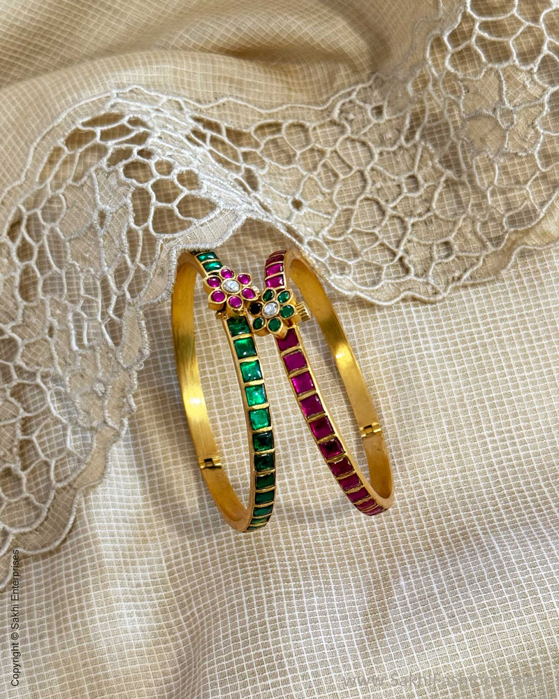 AJ-X09618 Statement Bangle