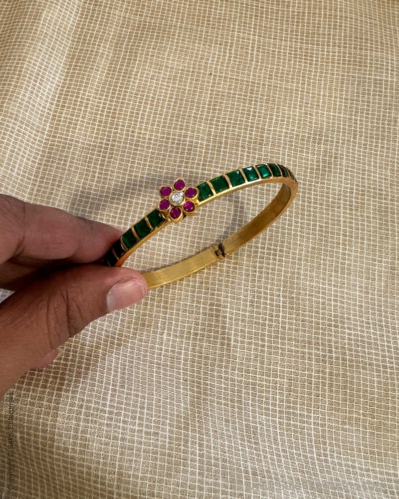 AJ-X09618 Statement Bangle
