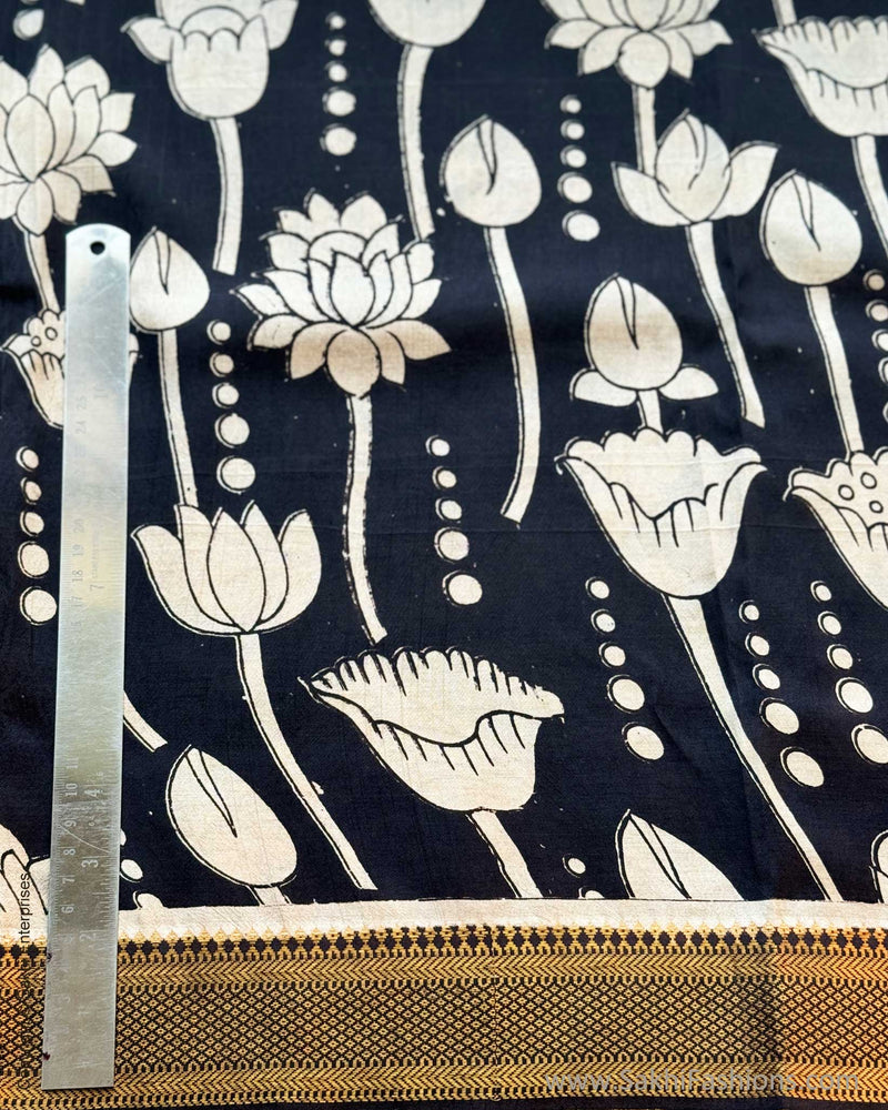 BL-X09434B Lotus Kalamkari Blouse