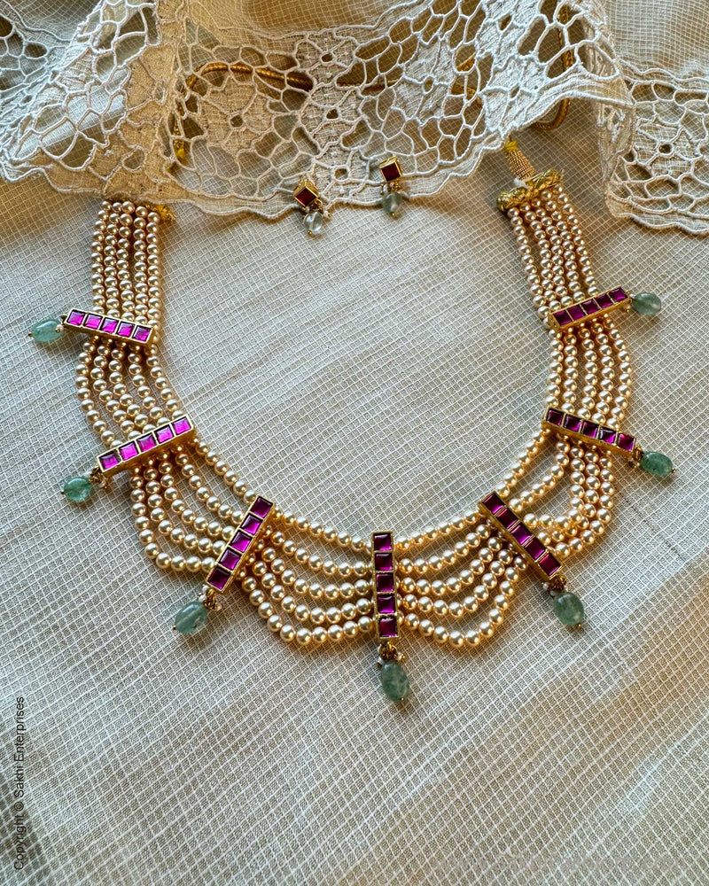 AJ-X10200 Pearls Necklace Set