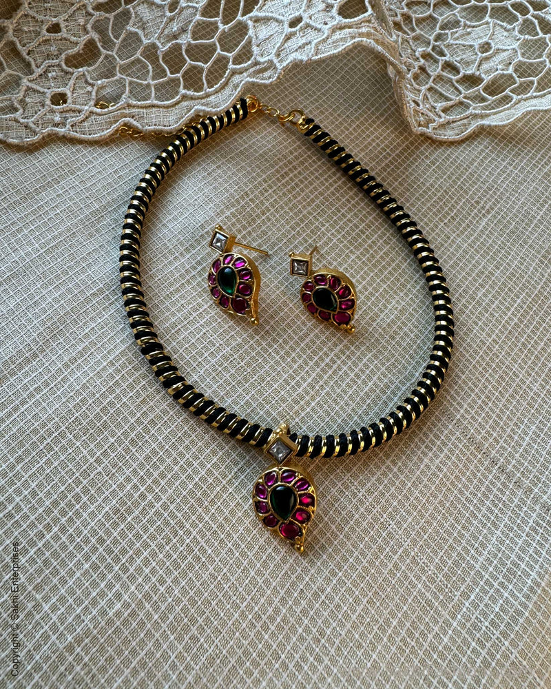 AJ-X10207 Mango Pendants Neck Set