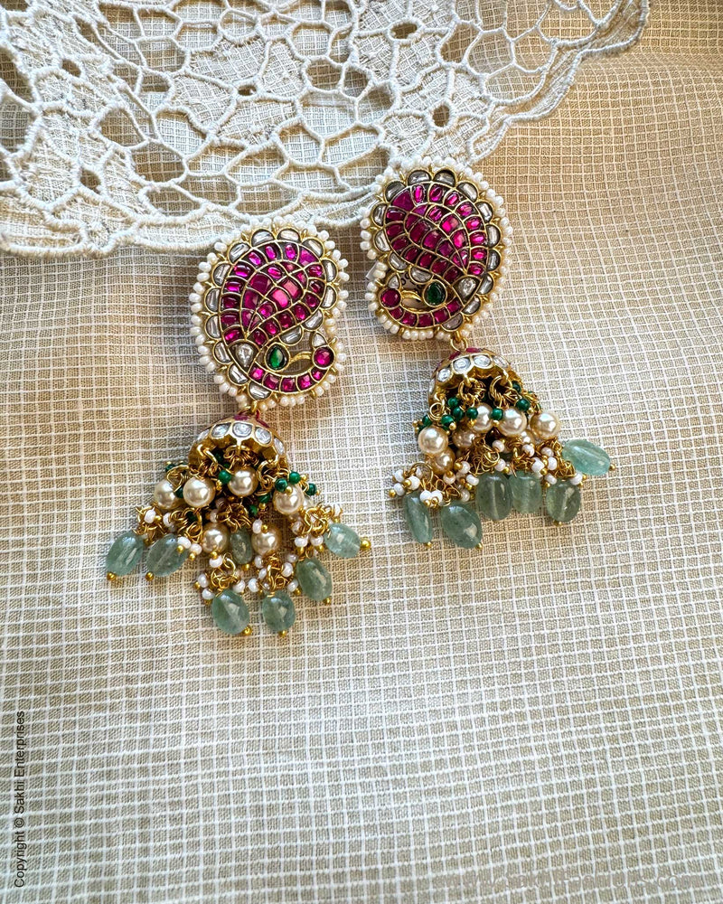 AJ-X13538 Gold Jumka Earring