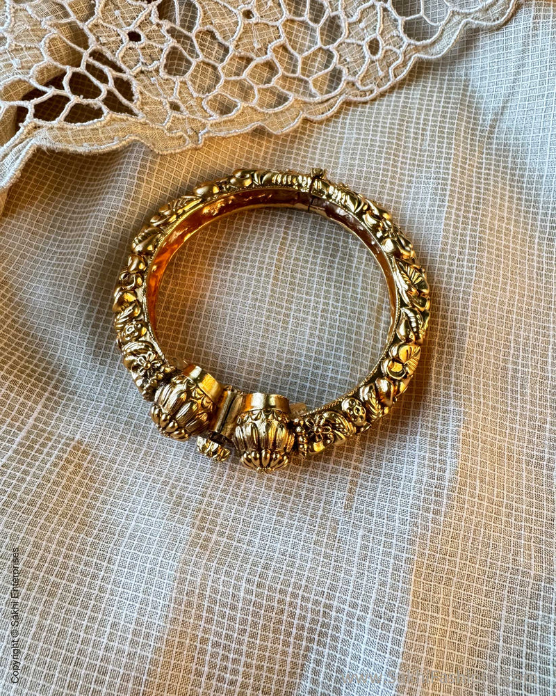 AJ-X15068 Statement Kada