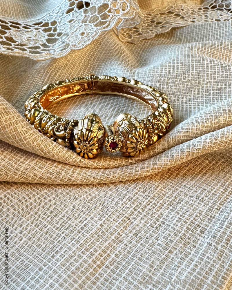 AJ-X15068 Statement Kada