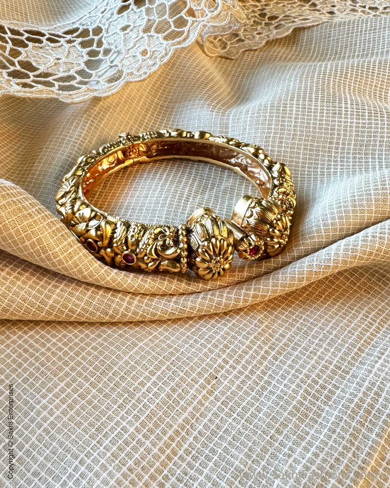 AJ-X15068 Statement Kada