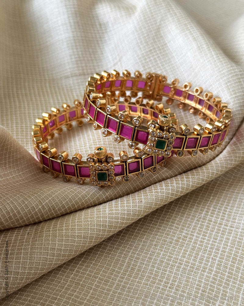 AJ-X15772 Pink Statement Bangles