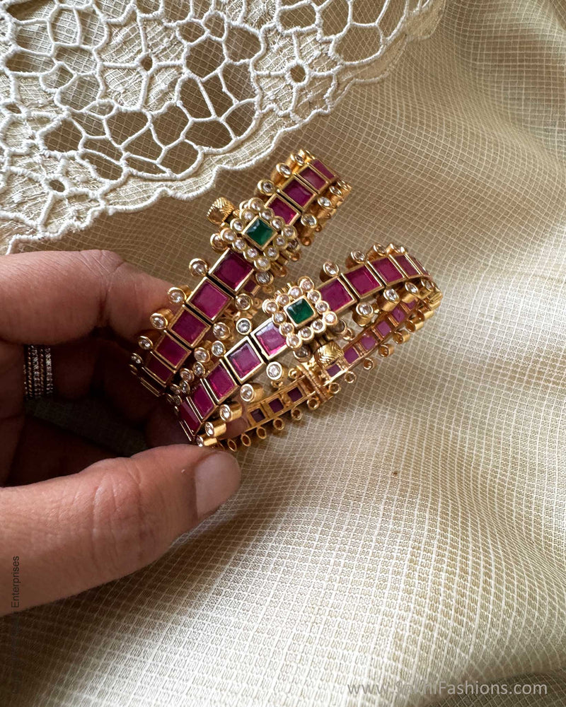 AJ-X15772 Pink Statement Bangles