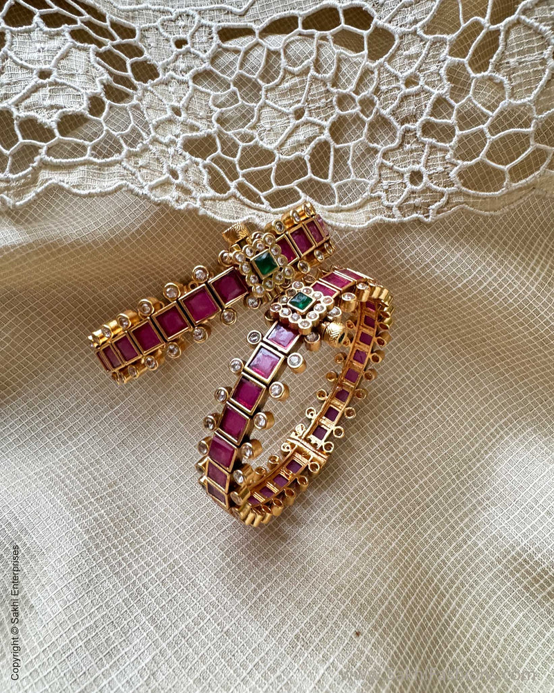 AJ-X15772 Pink Statement Bangles