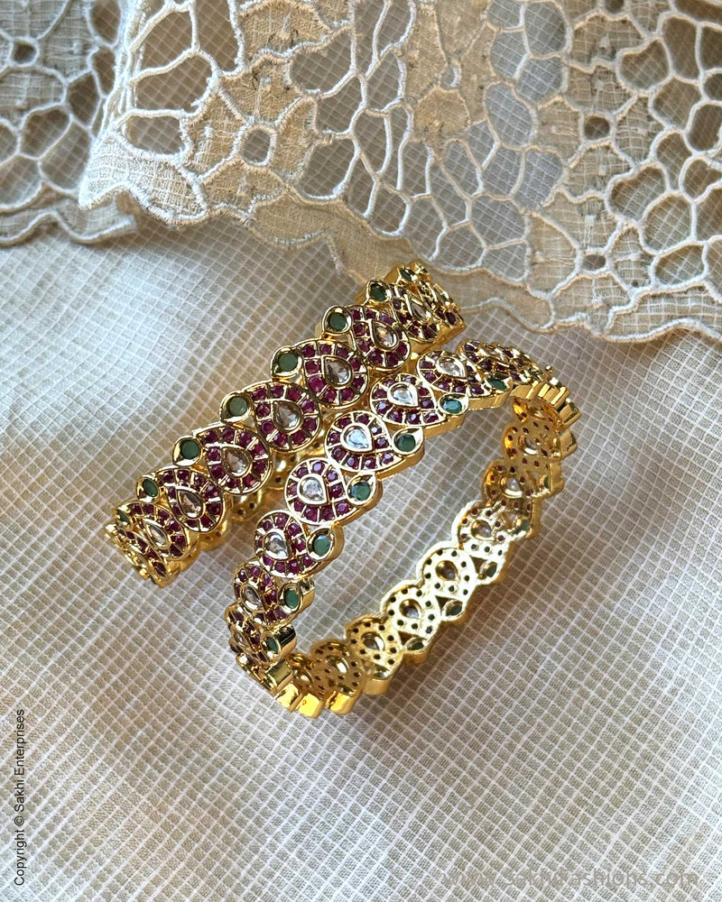 AJ-X16931 Statement Bangles set