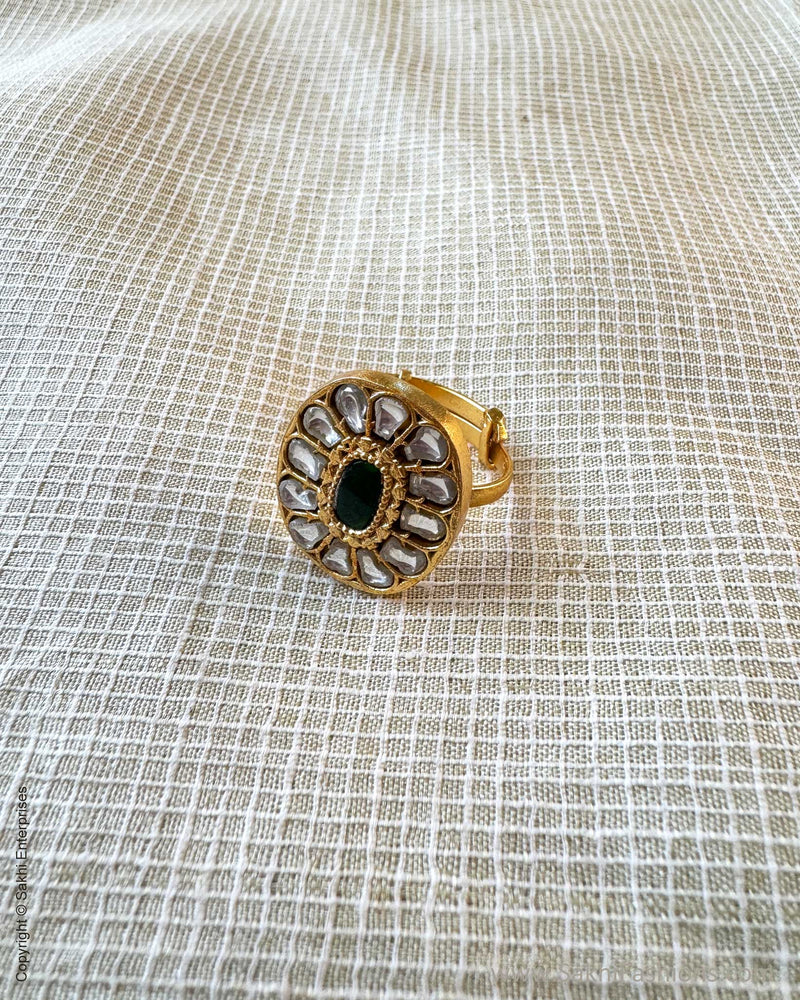 AJ-X17101 Gold Finger ring