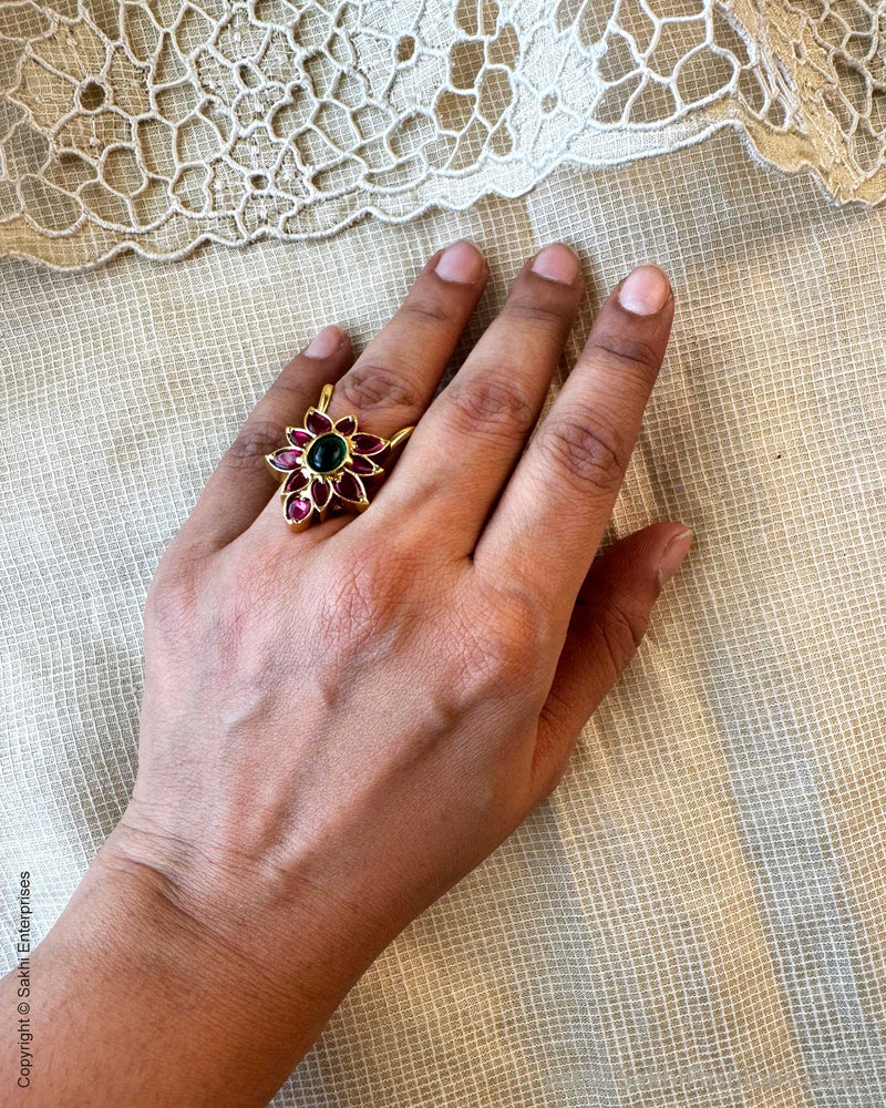 AJ-X17104 Statement Vanki ring