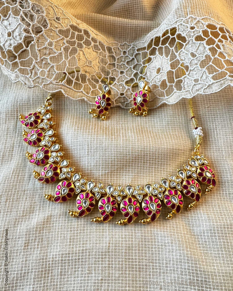 AJ-V00404 Mango Chocker Set