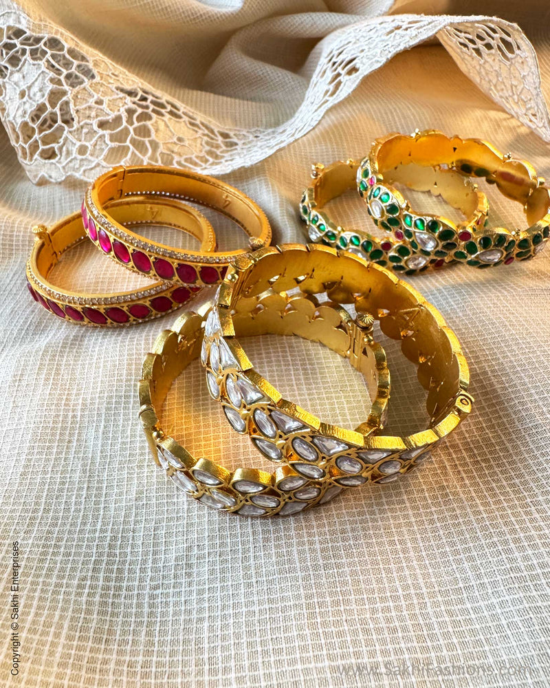 AJ-Y00397 Statement Bangles set