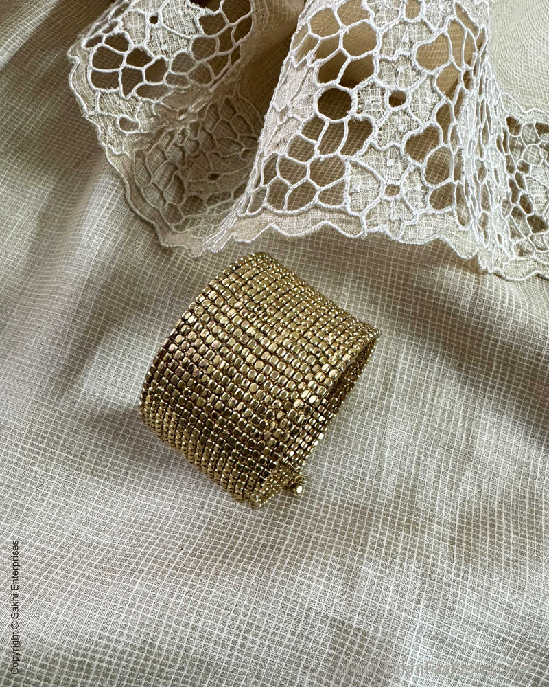 AJ-0070 Golden Cuff
