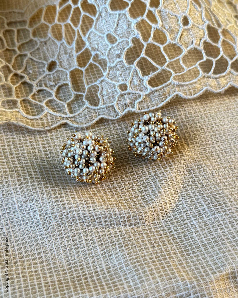 AS-Y01683 Pearl Bunch Earring