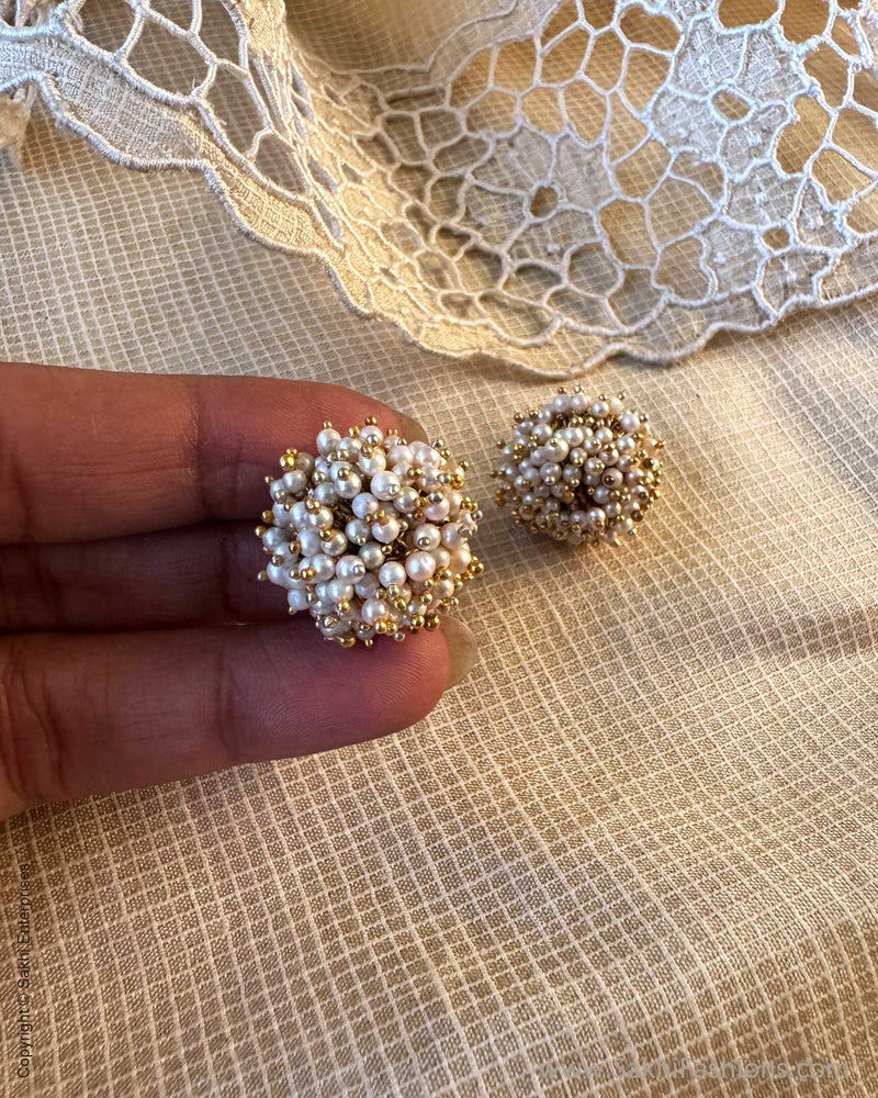 AS-Y01683 Pearl Bunch Earring