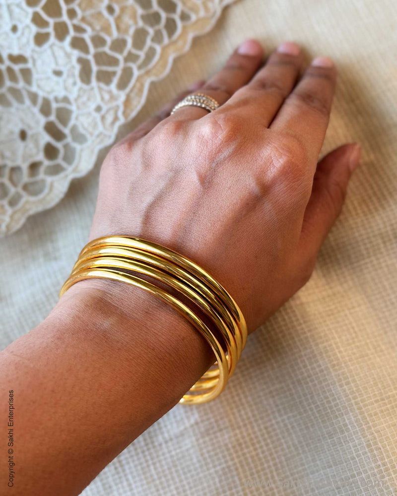 AJ-Y02259 Statement Bangles