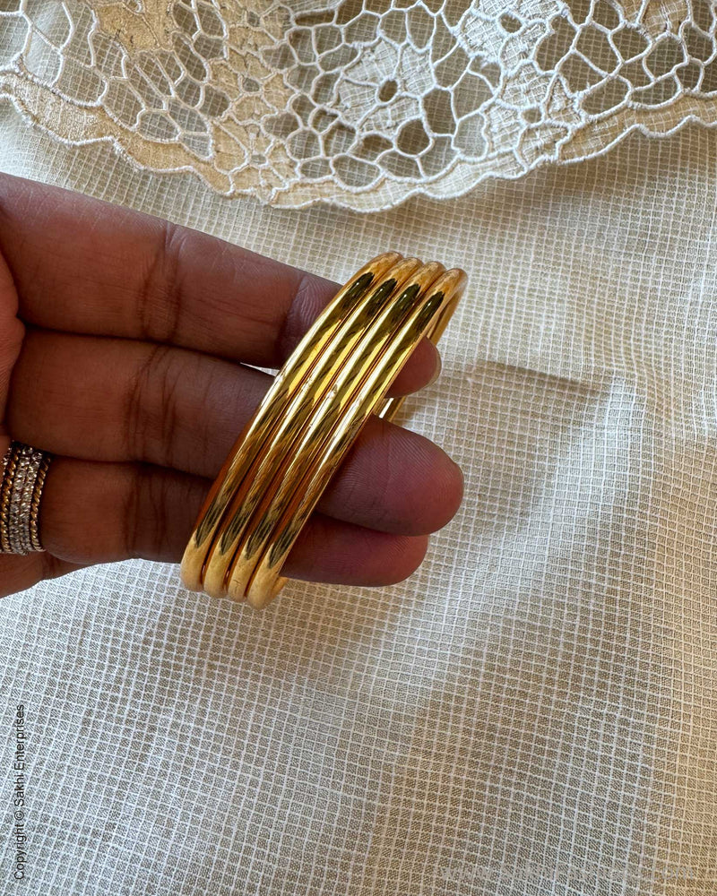 AJ-Y02259 Statement Bangles