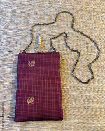 AC-Y06383 Kanchi Mobile Pouch