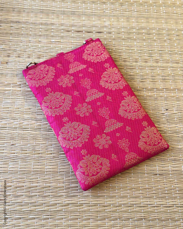 AC-Y06374 Kanchi Mobile Pouch