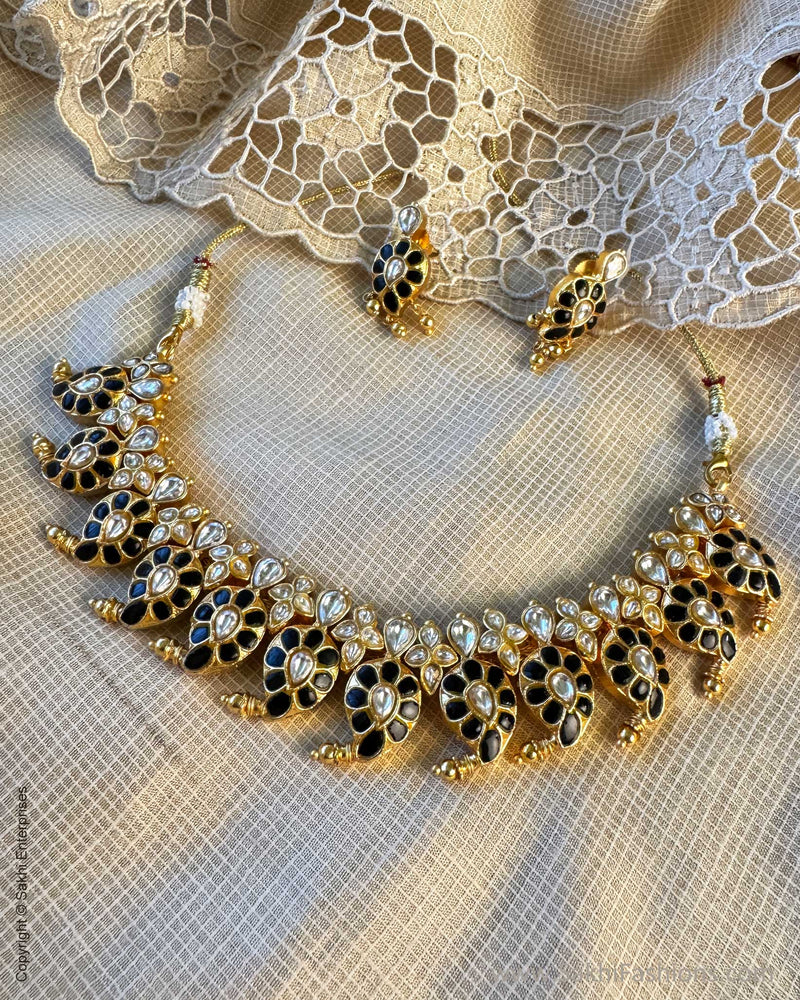 AJ-Y02926 Black Mango Mala Set