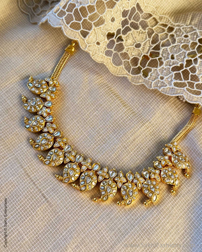 AJ-Y02922 White Mango Mala Set