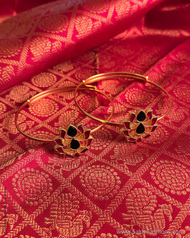 AJ-Y10095 Statement Bangles set