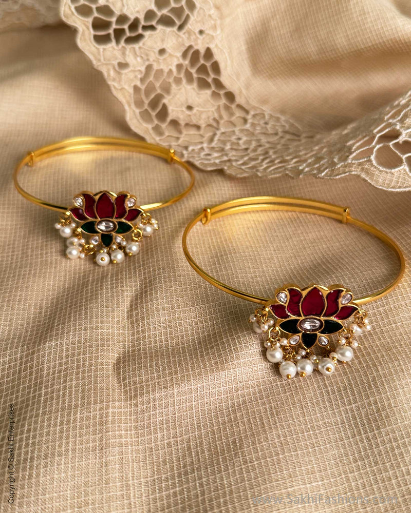 AJ-Y10096 Statement Bangles set
