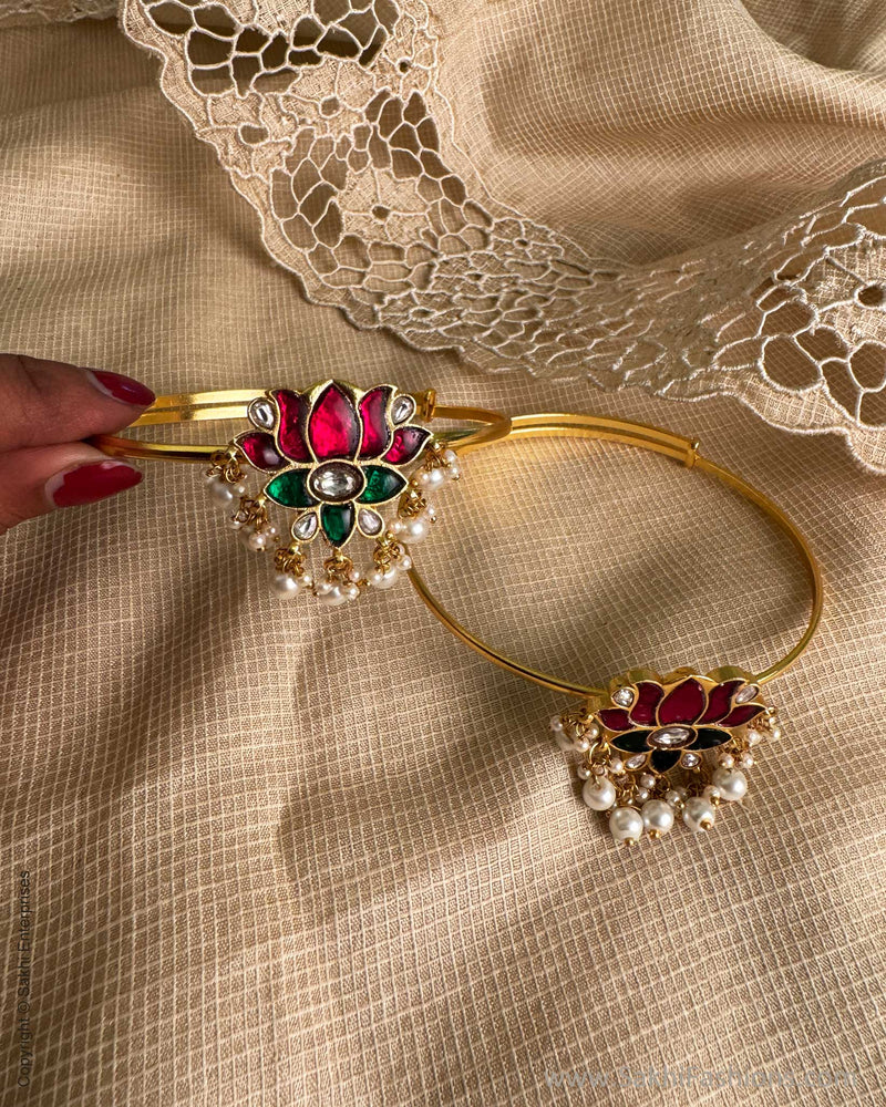 AJ-Y10096 Statement Bangles set