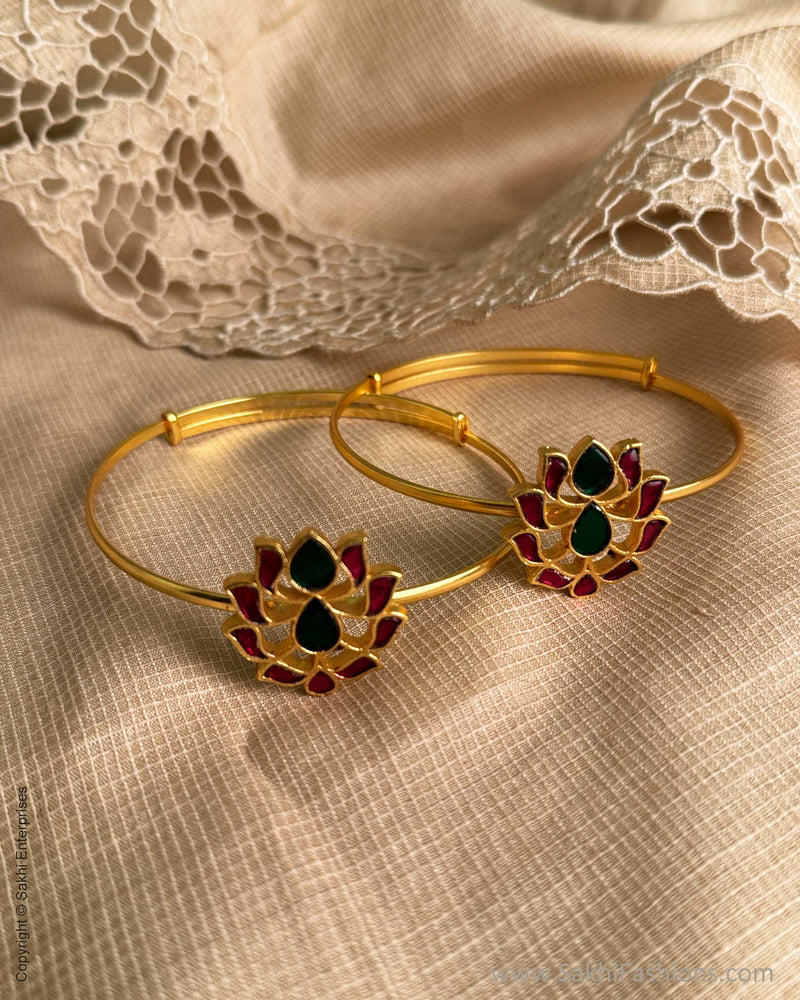 AJ-Y10095 Statement Bangles set