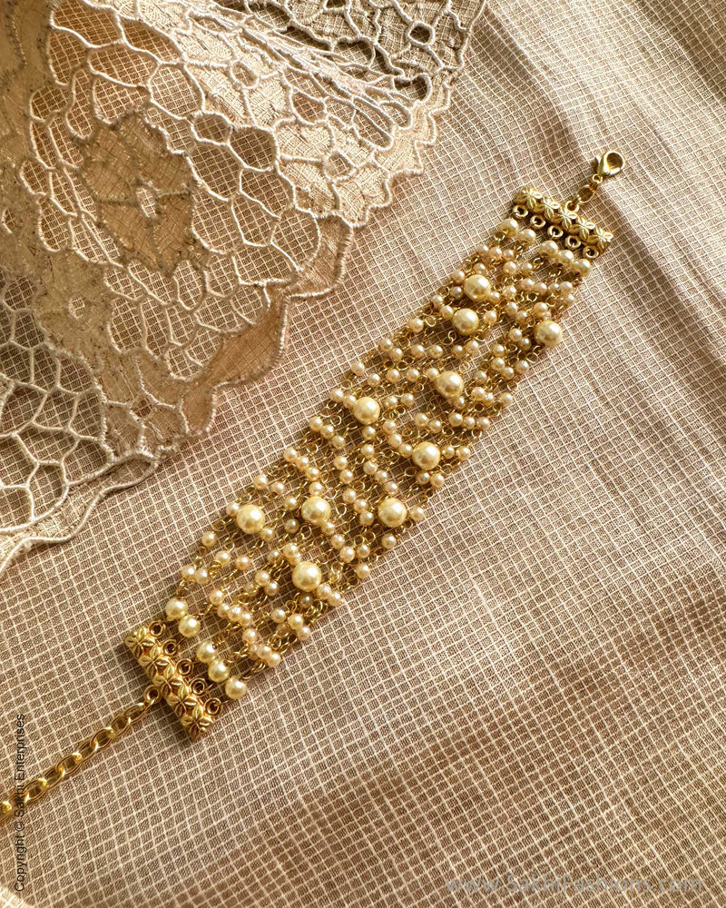 AJ-Y10415 Pearl Bracelet