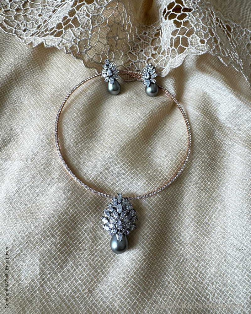 AJ-X31129 Grey Diamante Pendant Set