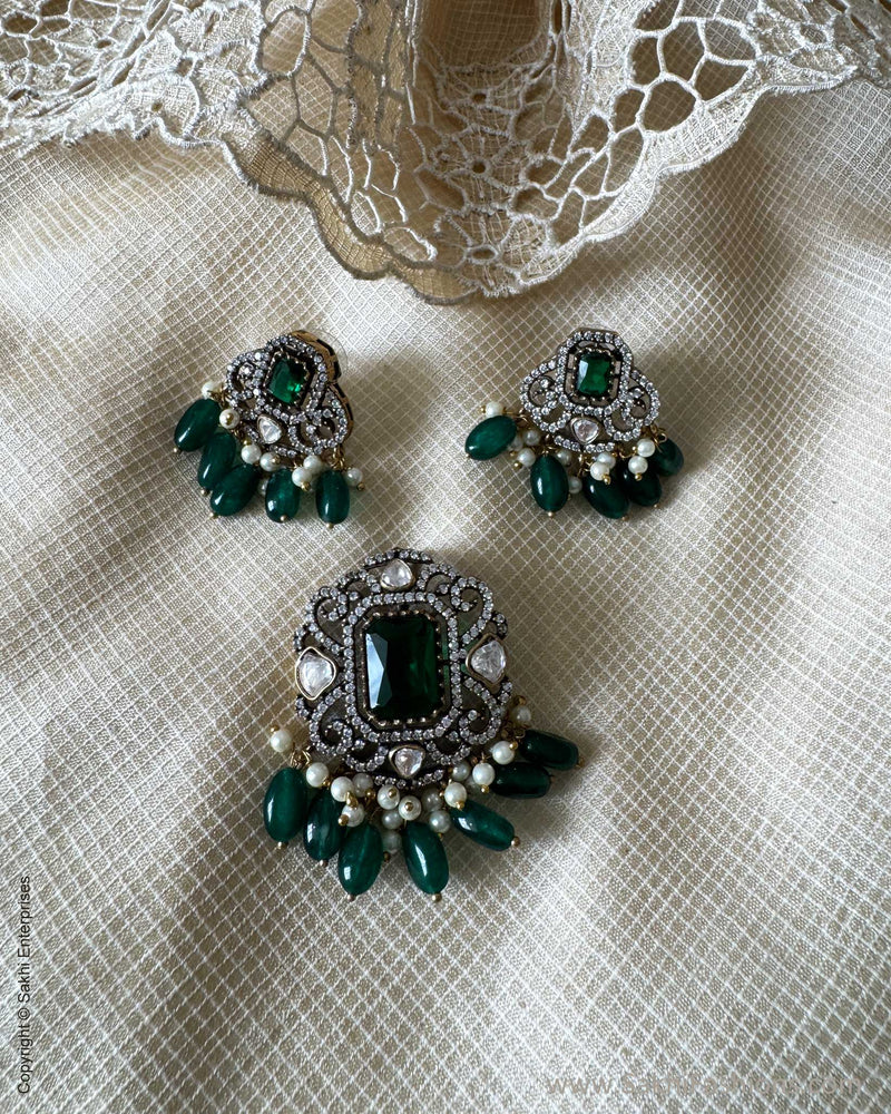 AJ-X31135 Green Diamante Pendant Set