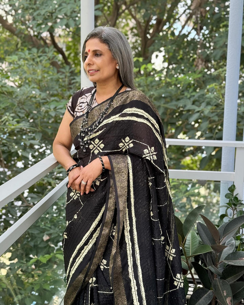 EE-W06354 Black embroidered sari