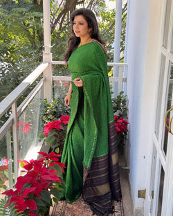 DP-X06744 Green Black Bandhini Kanchi