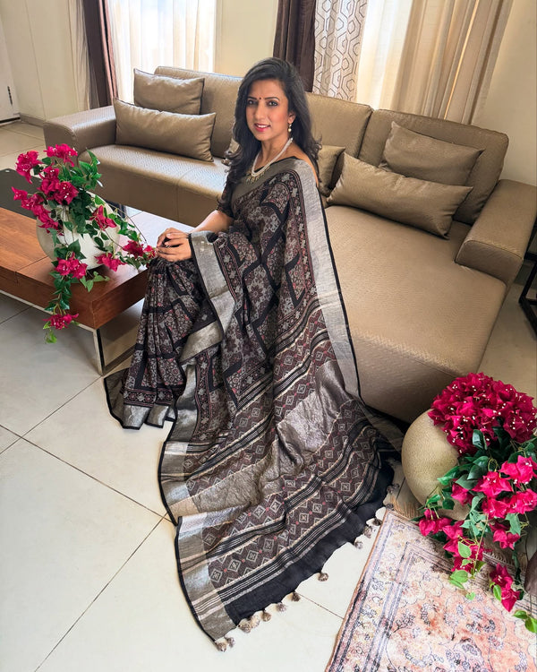 EE-V13457 Ajrakh Linen Black Saree