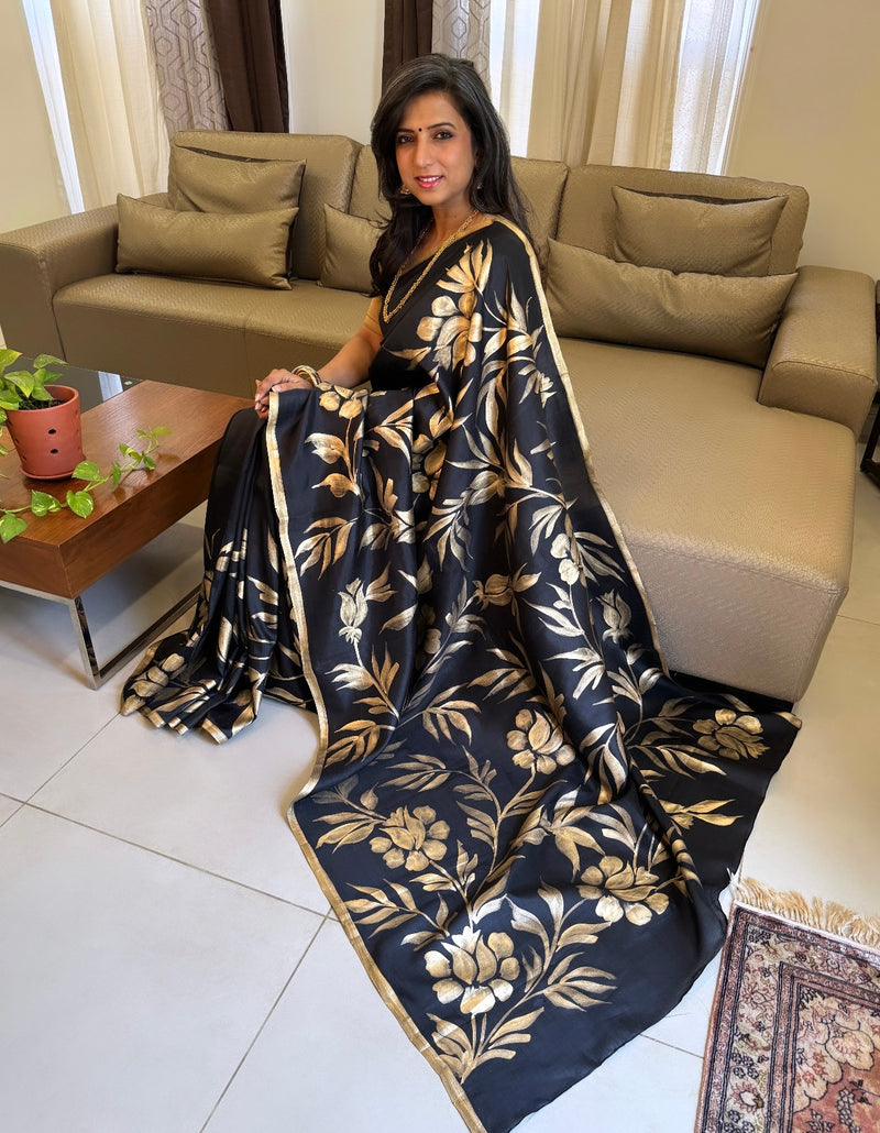 EE-X00306 Black handpainted Sari